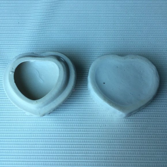 Heart Shaped Jewelry Trinket Box Cute Little Pigs and Flowers on Lid Vintage 3" - Picture 6 of 12